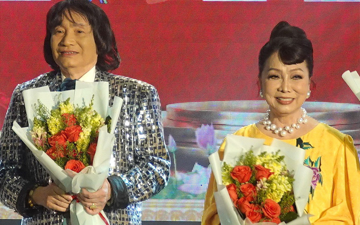 Bạch Tuyết và Minh Vương hùn tiền thêm giải thưởng cho cuộc thi cải lương 30 năm